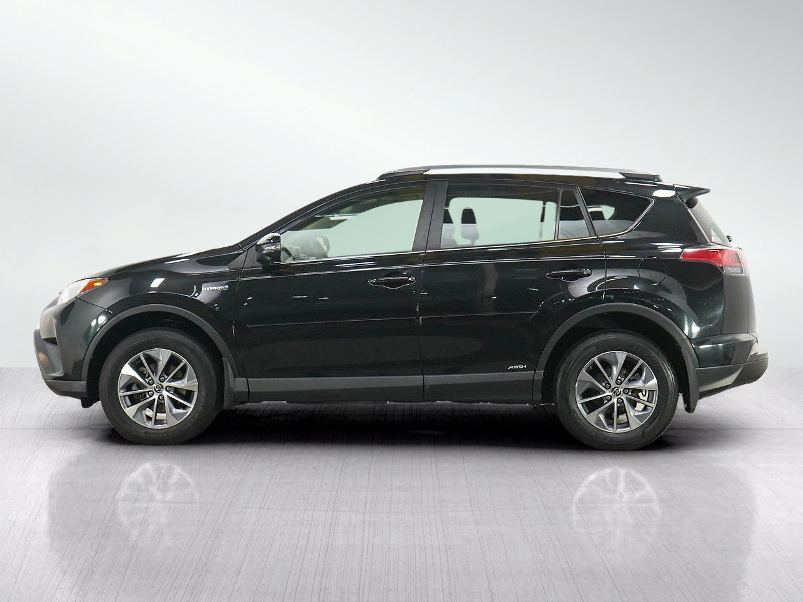 Used 2017 Toyota RAV4 XLE w/ Protection Package AWD/4WD image 2