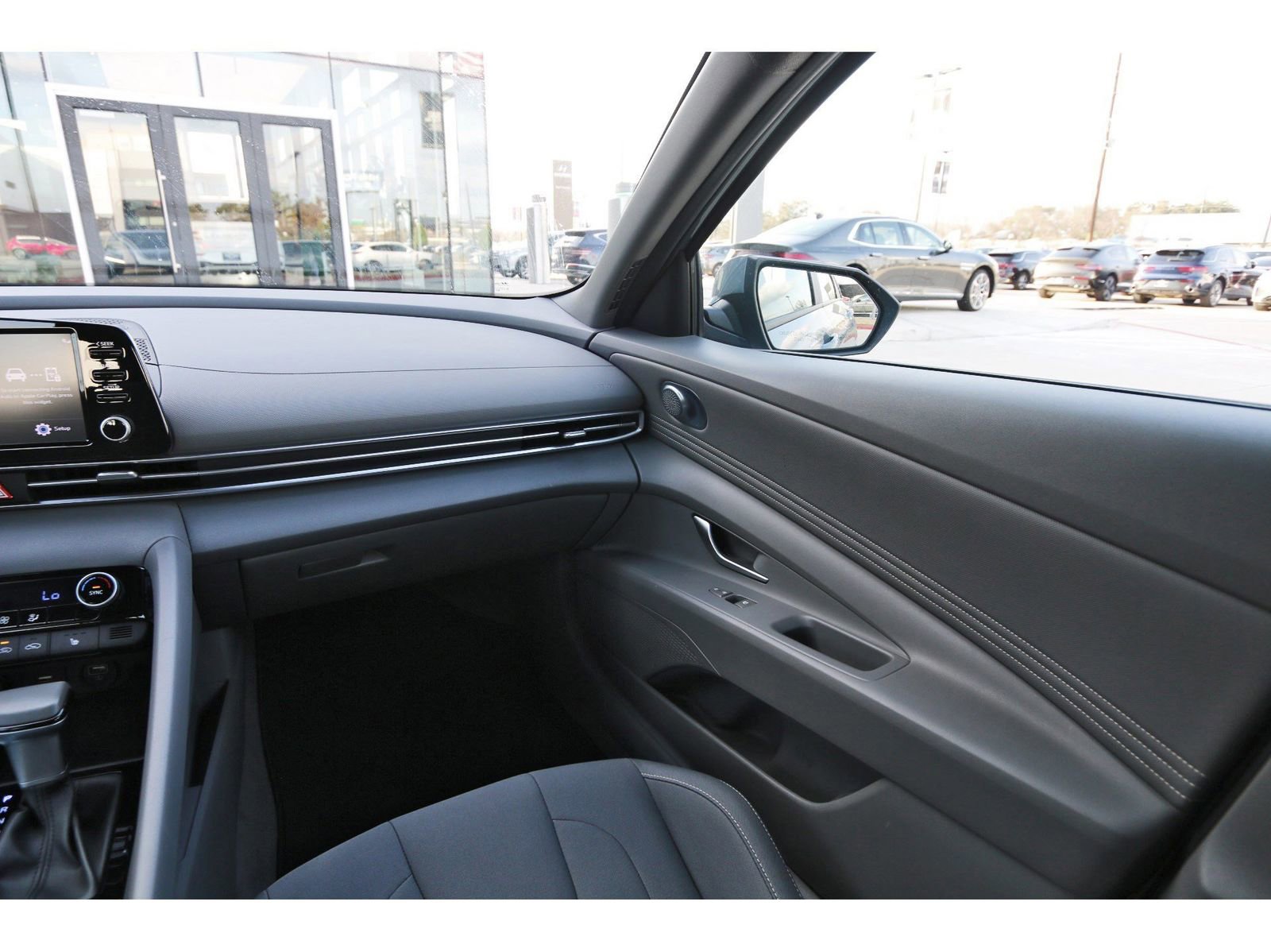 Used 2021 Hyundai Elantra SEL w/ Convenience Package image 12