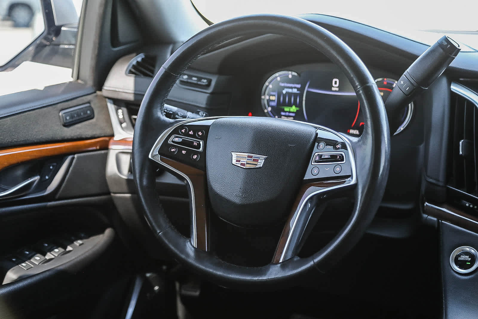Used 2020 Cadillac Escalade Luxury AWD/4WD image 15