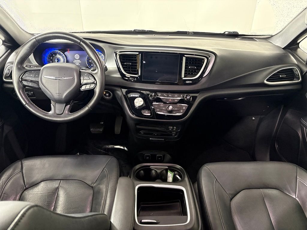 Used 2020 Chrysler Pacifica Touring-L Plus FWD image 38