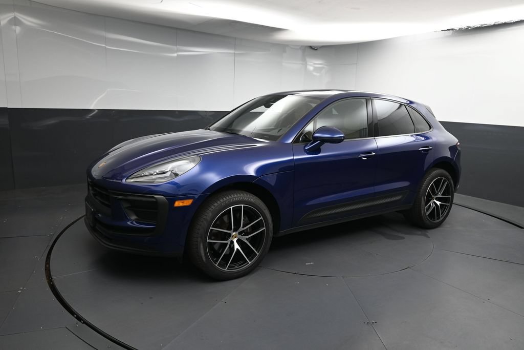 Certified 2023 Porsche Macan AWD/4WD image 1