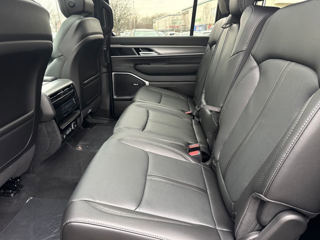 New 2026 Jeep Grand Wagoneer L 4WD w/ Premium Group I image 27