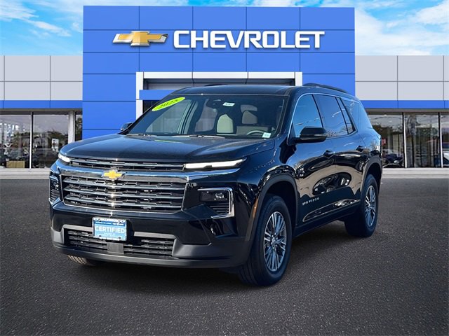 Used 2025 Chevrolet Traverse LT image 4