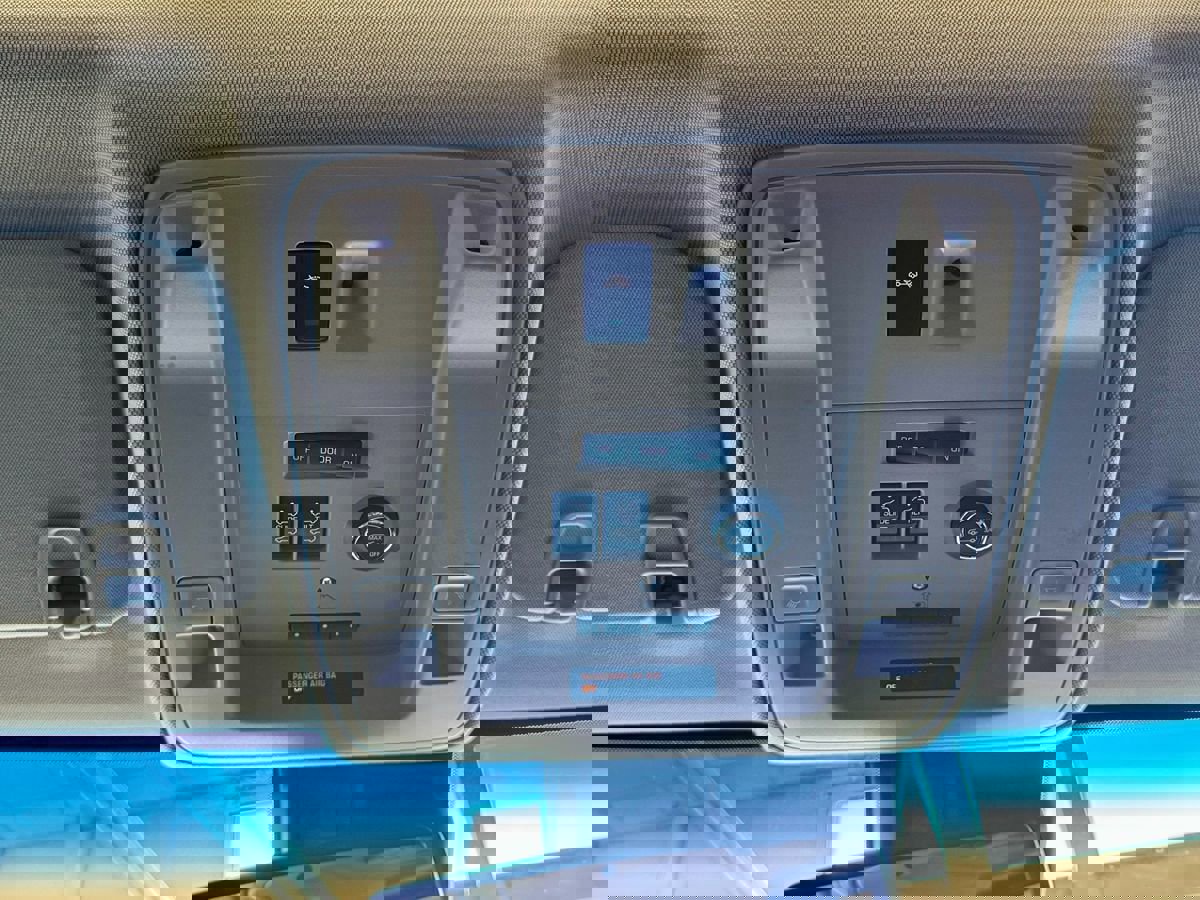 Used 2018 Chevrolet Tahoe Premier image 36