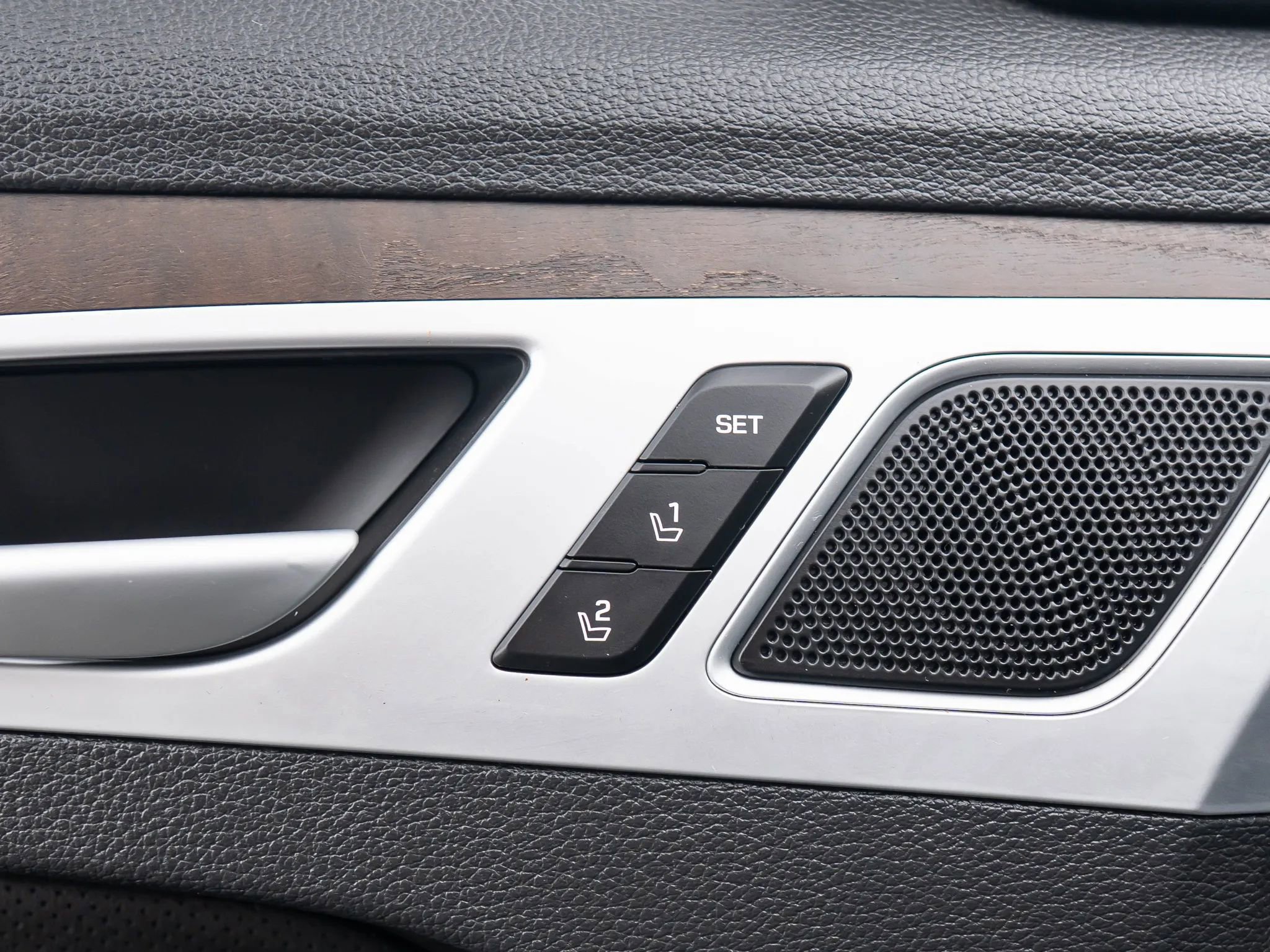 Used 2015 Hyundai Genesis 3.8 w/ Option Group 04 image 47