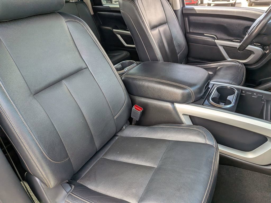 Used 2018 Nissan Titan SL w/ Chrome Package image 29