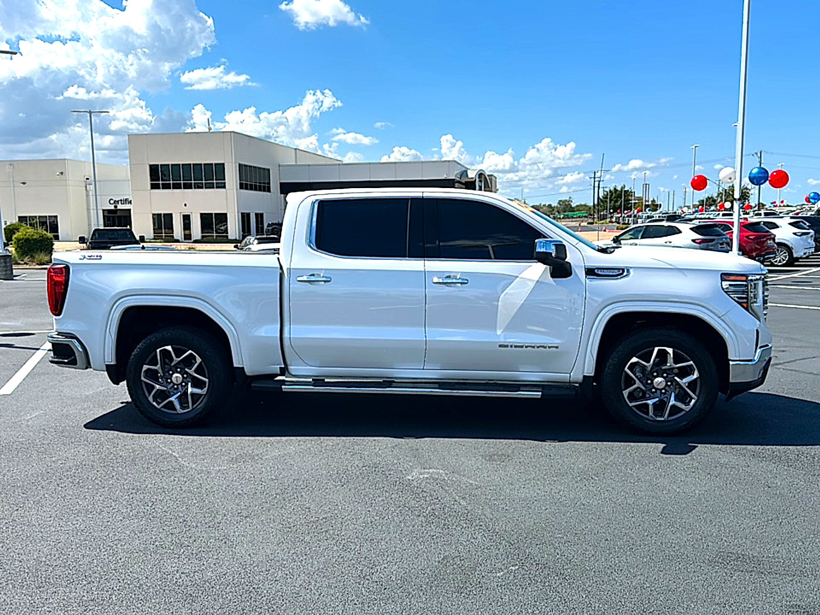 Used 2025 GMC Sierra 1500 SLT AWD/4WD image 9