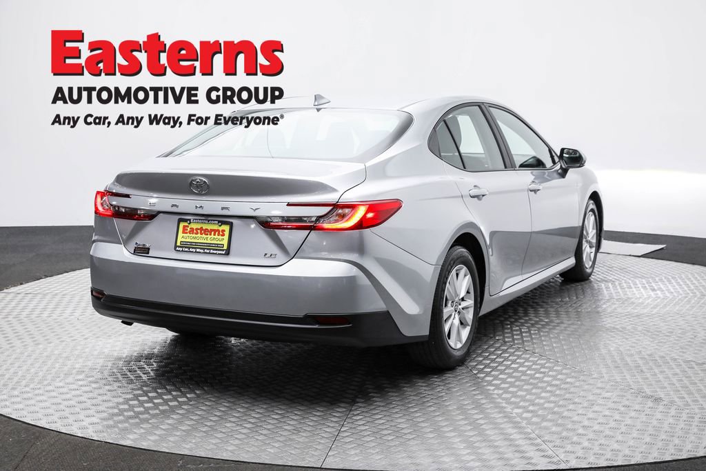 Used 2025 Toyota Camry LE image 5