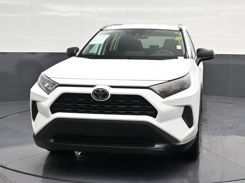 Used 2020 Toyota RAV4 LE FWD image 6