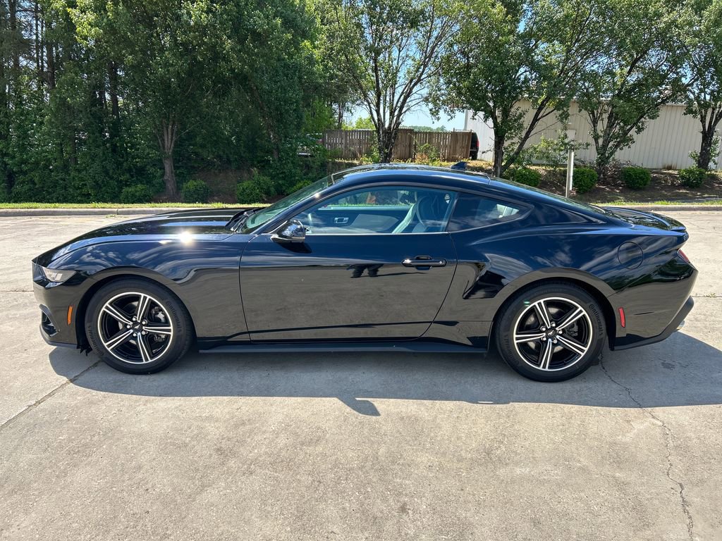 Used 2025 Ford Mustang Premium RWD video 2