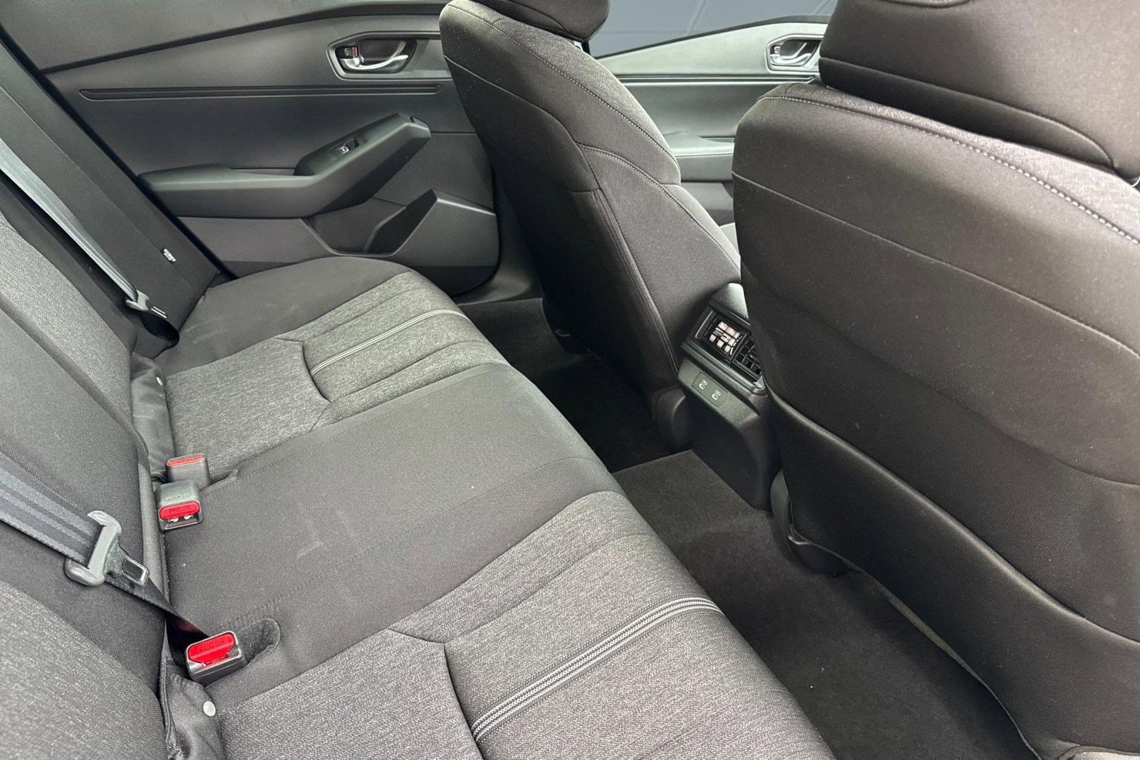 Used 2025 Honda Accord Sport image 30