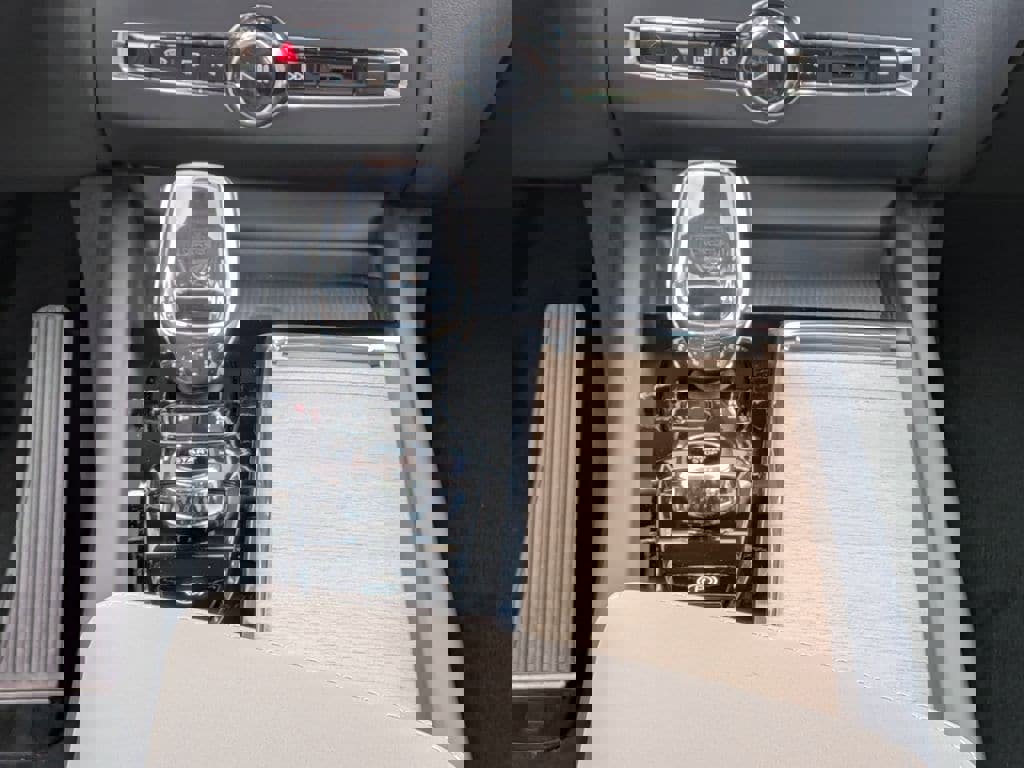 New 2026 Volvo XC60 T8 Core w/ Protection Package Premier image 9