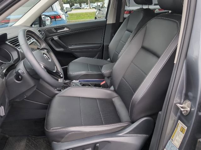 Used 2021 Volkswagen Tiguan SE image 9