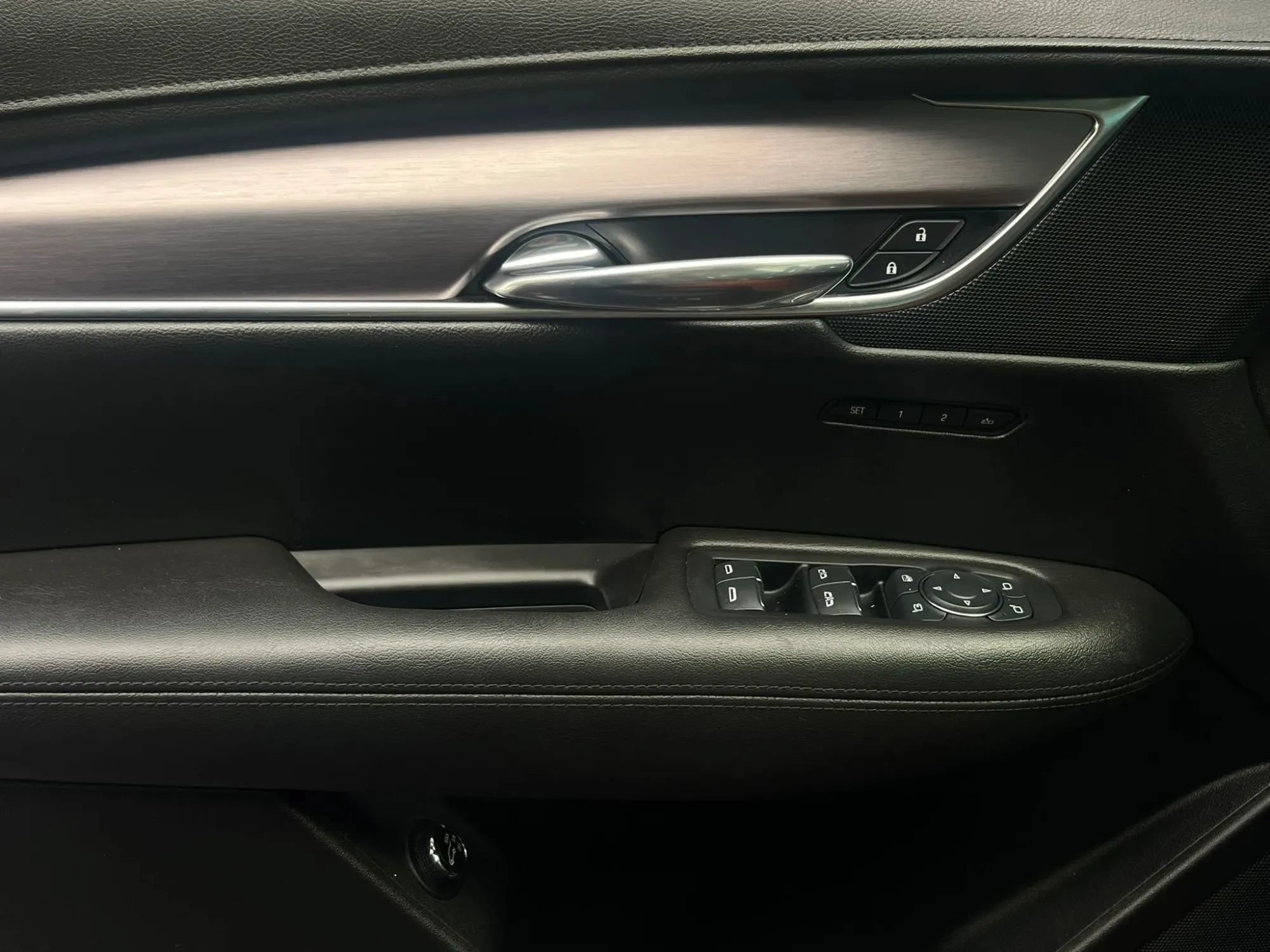 Used 2017 Cadillac XT5 Luxury w/ Driver Awareness Package FWD image 35