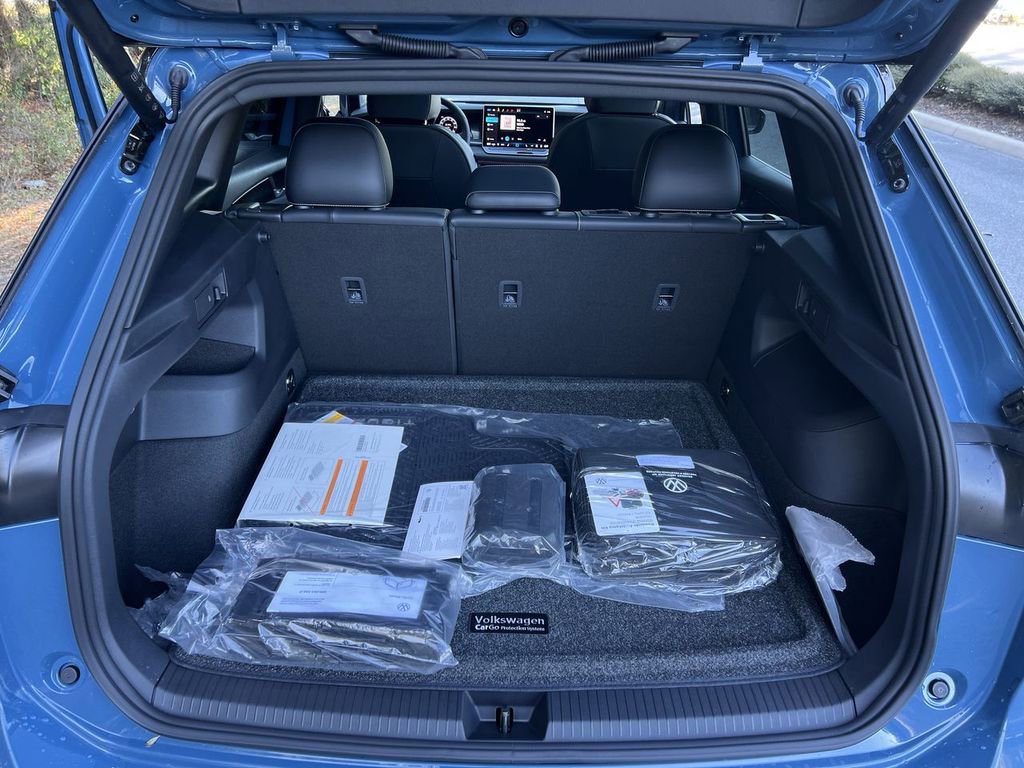 New 2026 Volkswagen Tiguan SE R-Line image 24