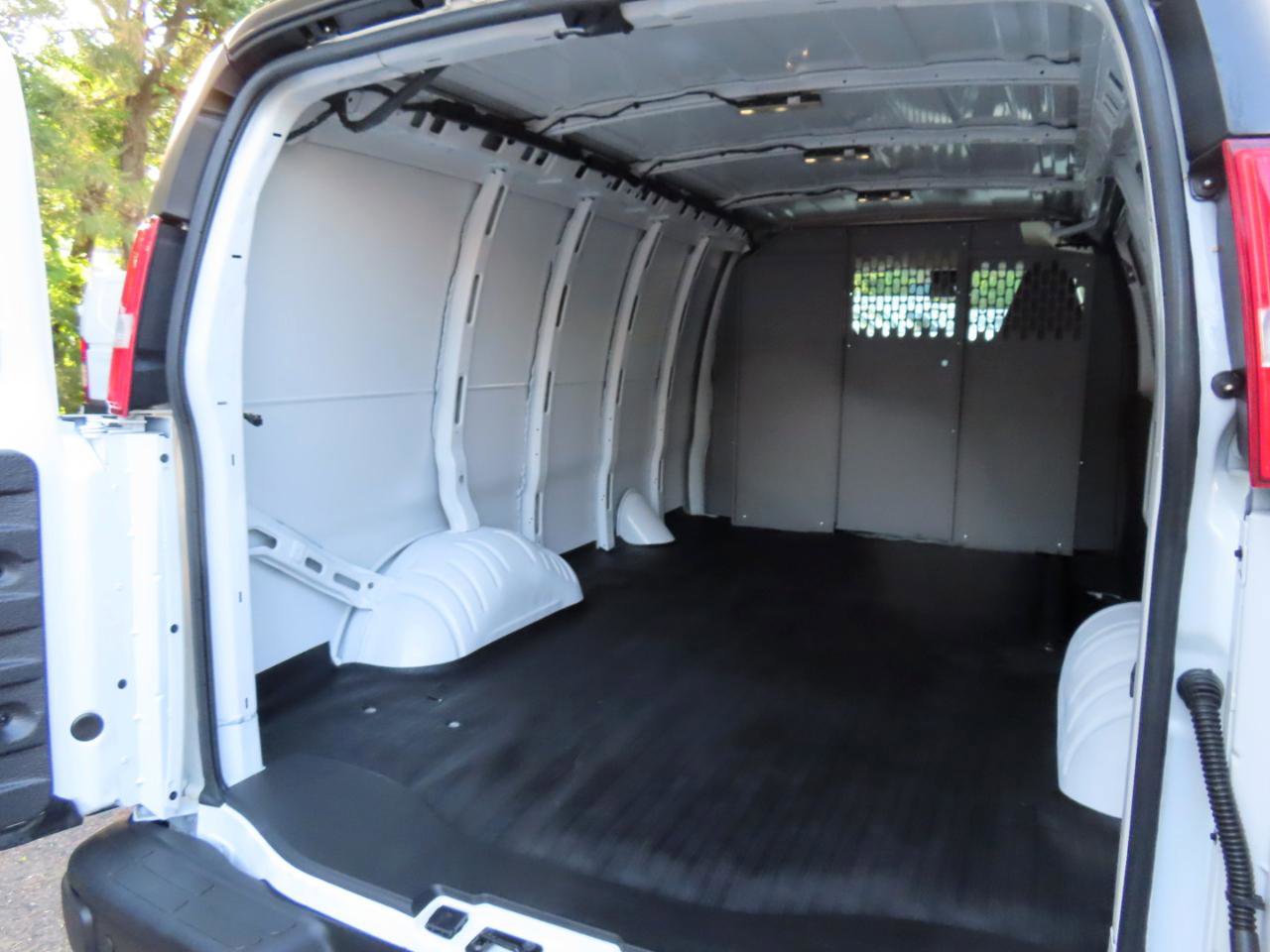 Used 2021 Chevrolet Express 2500 w/ Driver Convenience Package RWD image 21