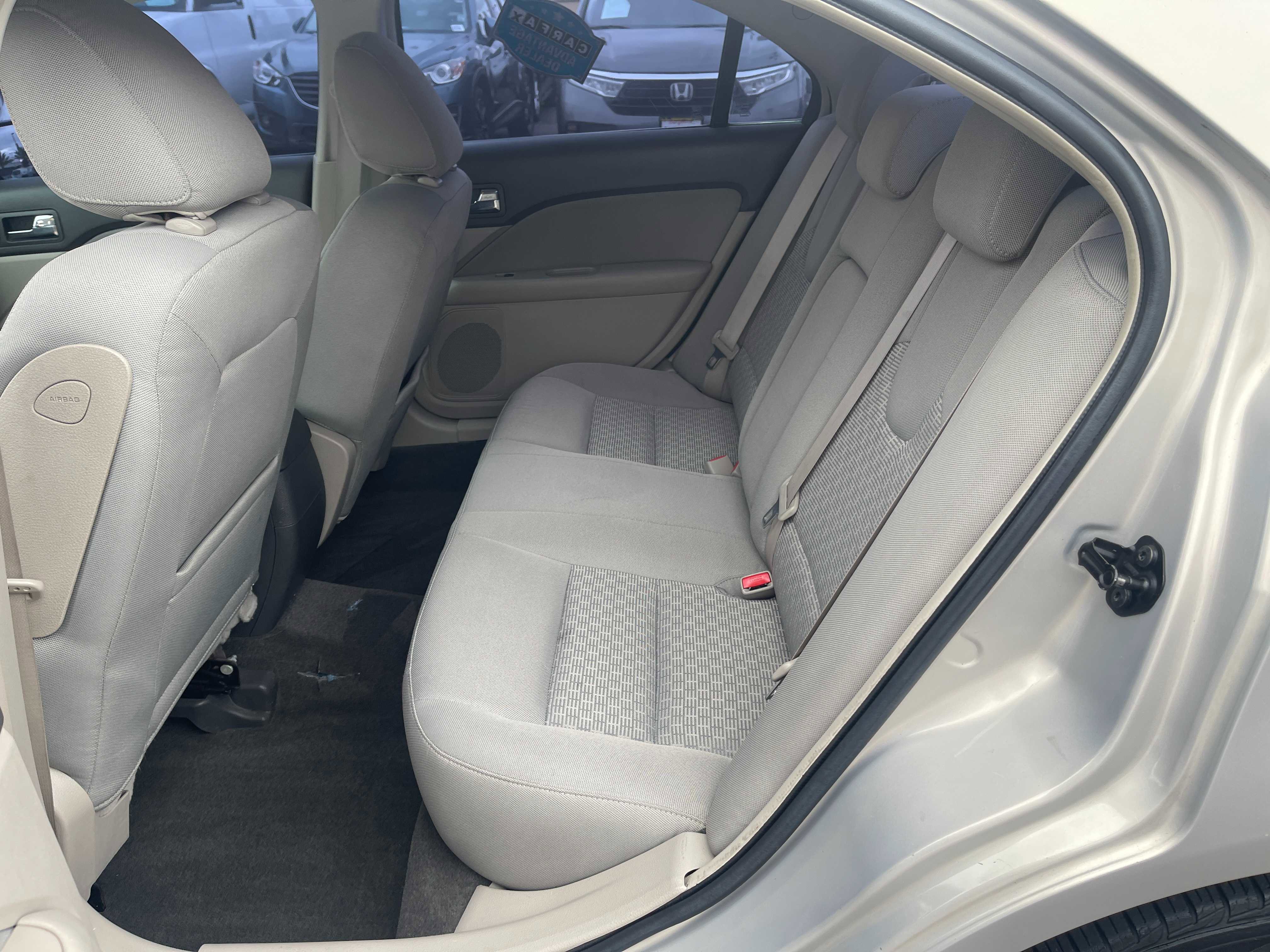 Used 2010 Ford Fusion SE FWD image 10