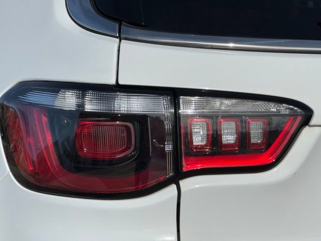 Used 2023 Jeep Compass Latitude image 19