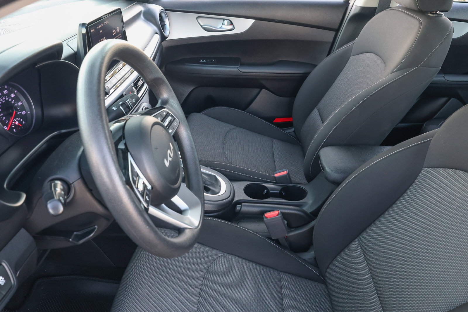 Used 2023 Kia Forte LXS w/ LXS Technology Package FWD image 14