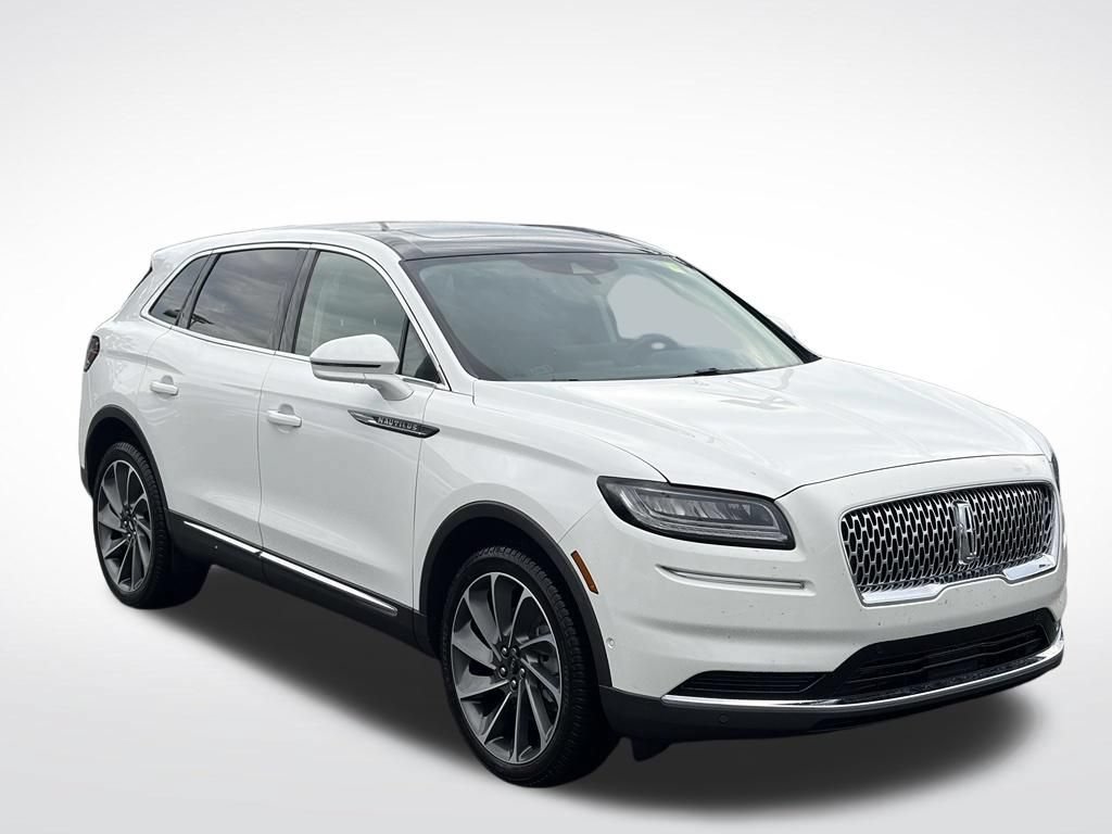 Used 2022 Lincoln Nautilus Reserve w/ Equipment Group 201A AWD/4WD image 2