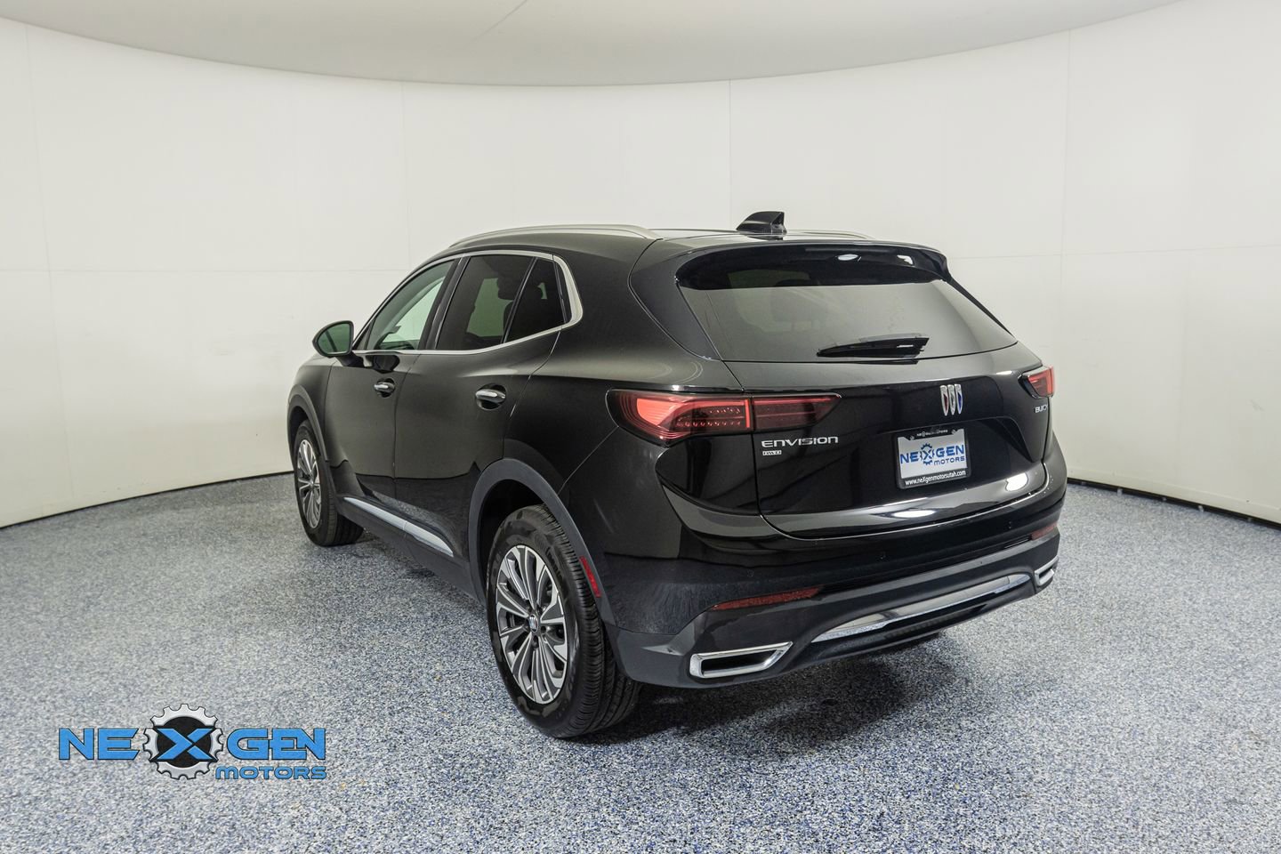 Used 2025 Buick Envision Preferred AWD/4WD image 5
