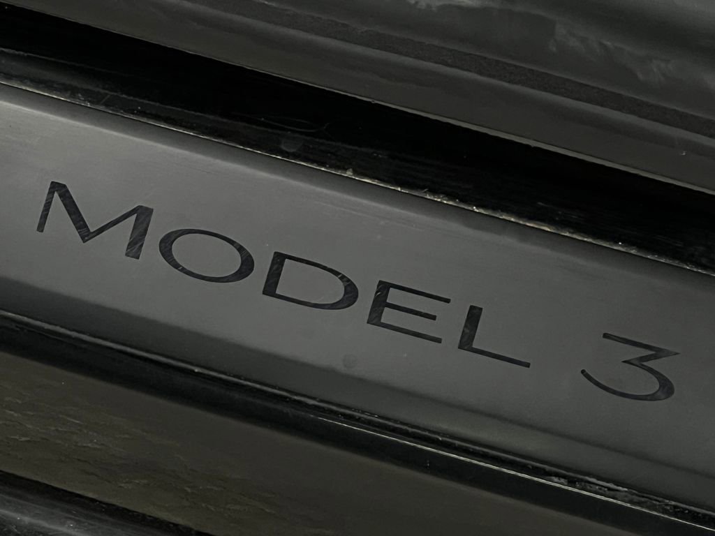 Used 2021 Tesla Model 3 Standard Range Plus image 37