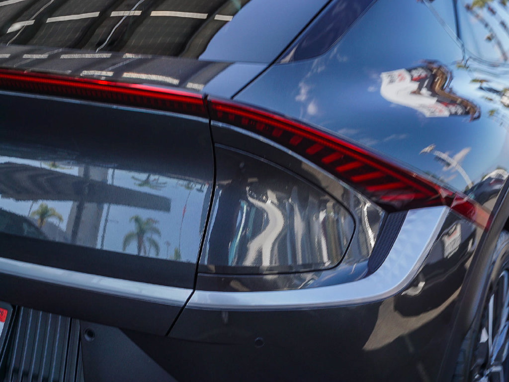 Certified 2024 Kia EV6 Light RWD image 8