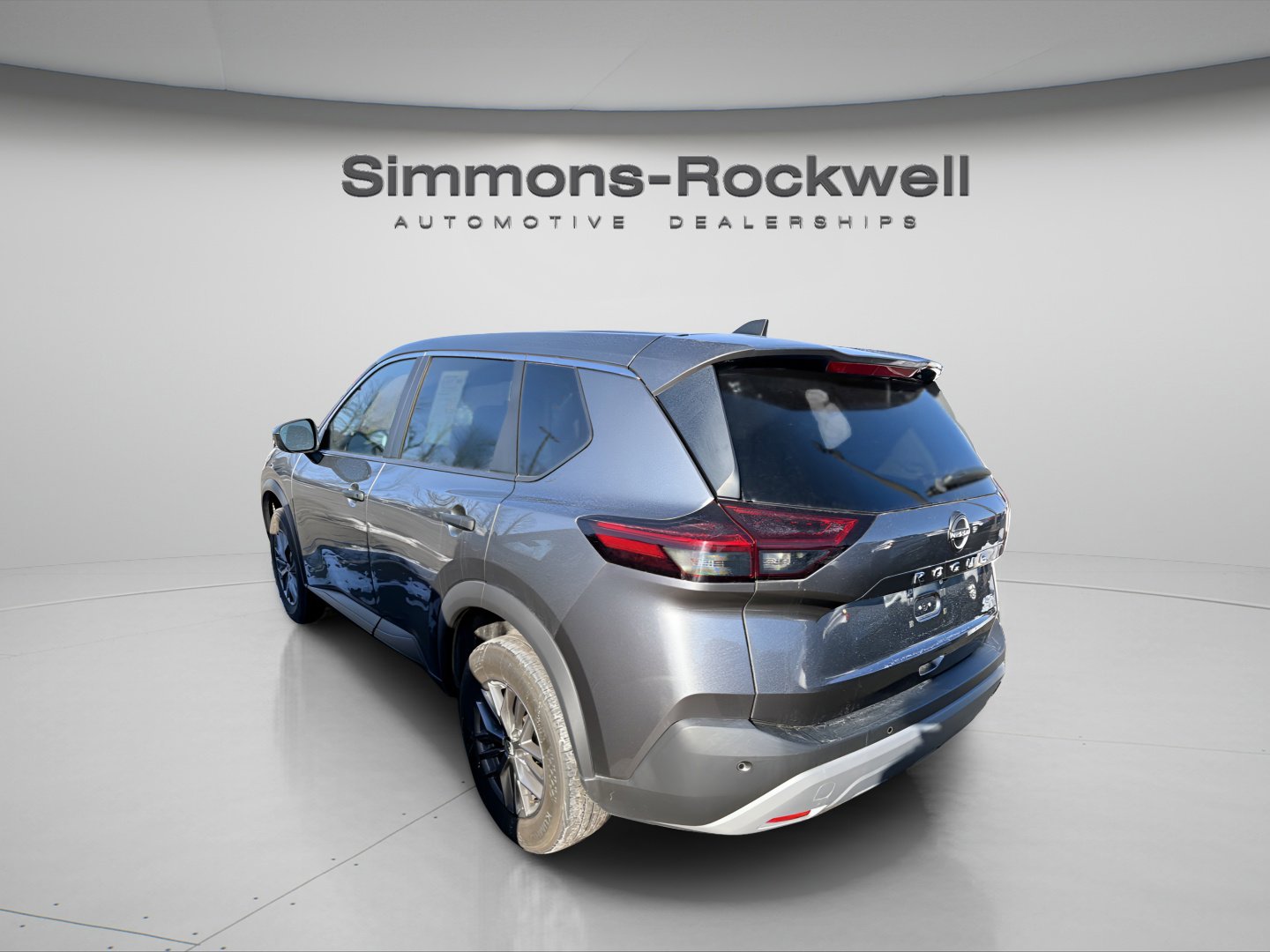 Used 2023 Nissan Rogue S image 5