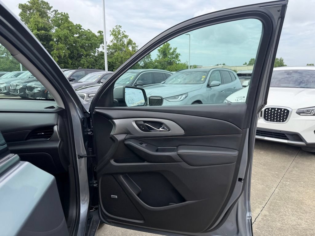 Used 2021 Chevrolet Traverse RS FWD image 28