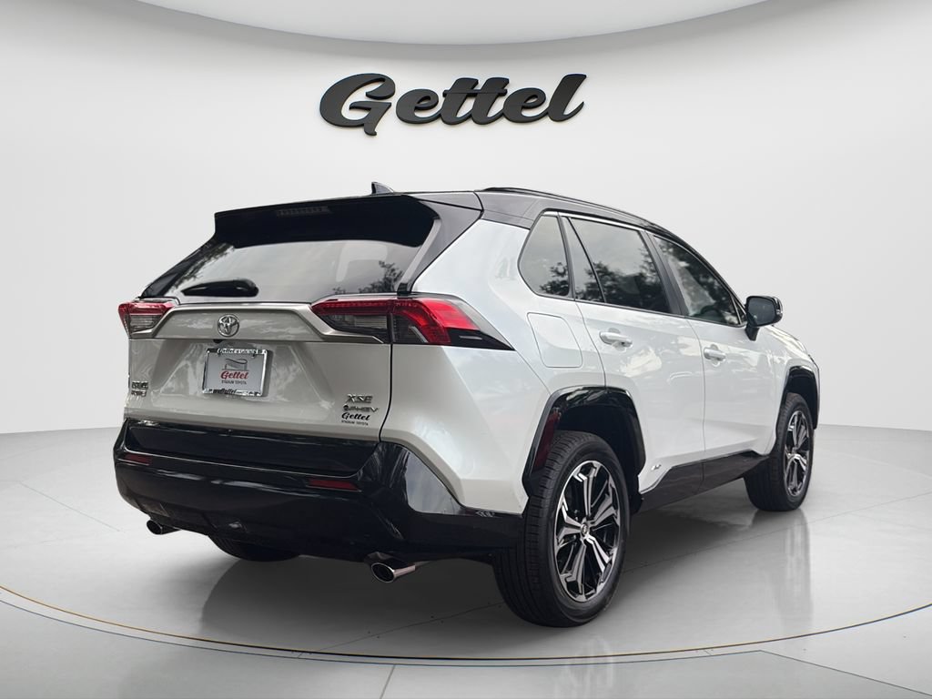 Used 2025 Toyota RAV4 XSE AWD/4WD image 5