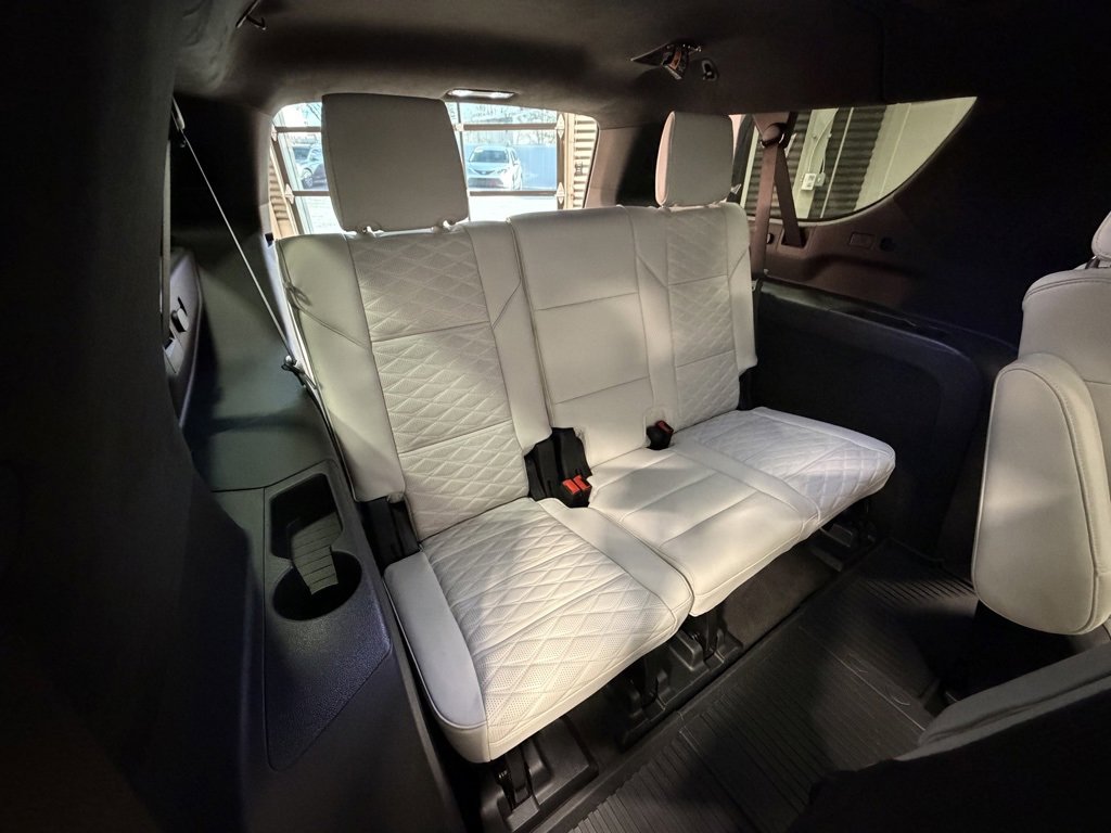 Used 2025 Cadillac Escalade ESV V image 10