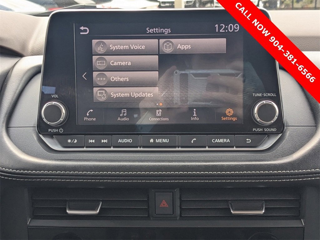 Used 2023 Nissan Rogue SV image 15