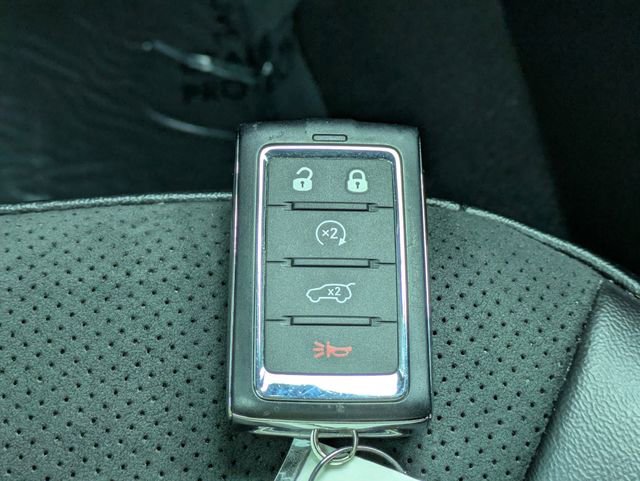 Certified 2024 Jeep Grand Cherokee Altitude image 27