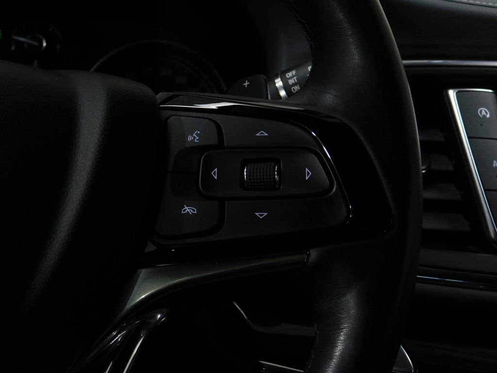 Used 2024 Buick Enclave Essence image 38