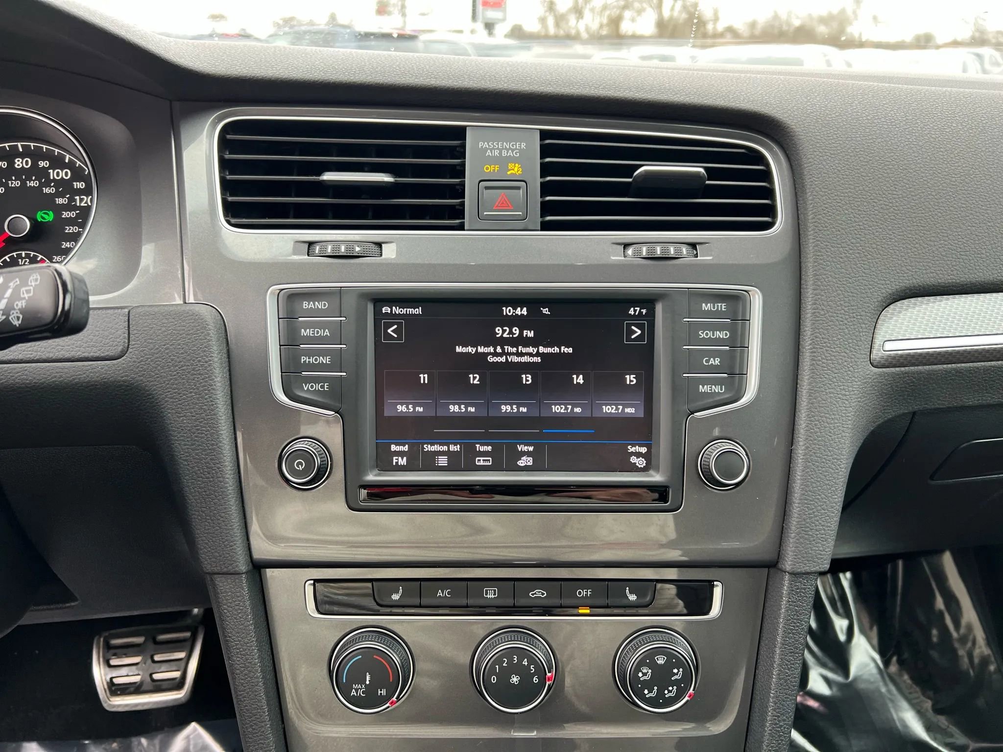 Used 2017 Volkswagen Golf Alltrack SE image 19