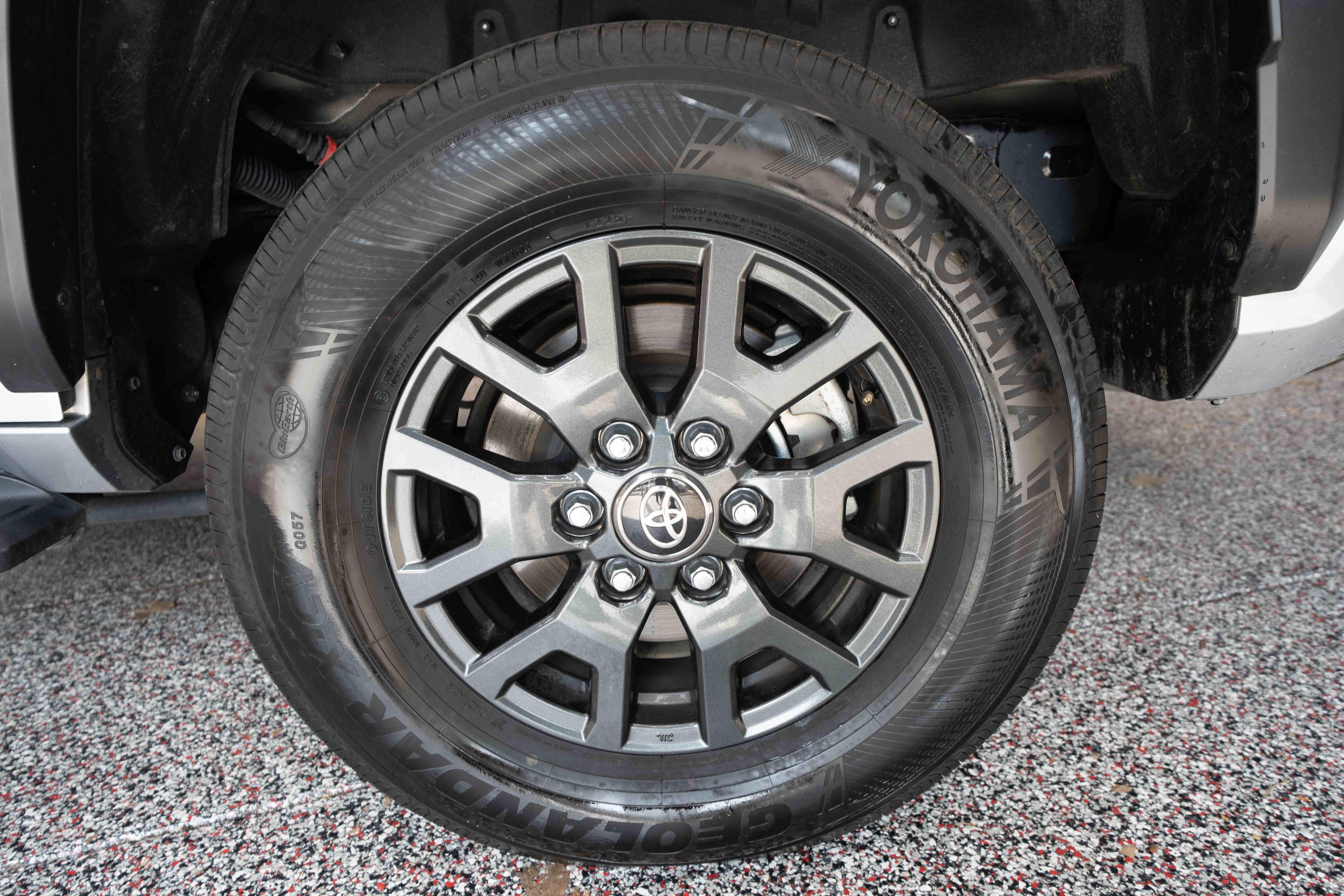 Certified 2025 Toyota 4Runner SR5 AWD/4WD image 30