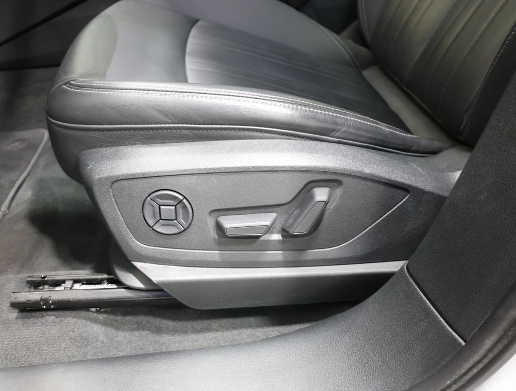 Used 2021 Audi e-tron Premium w/ Convenience Plus Package AWD/4WD image 14
