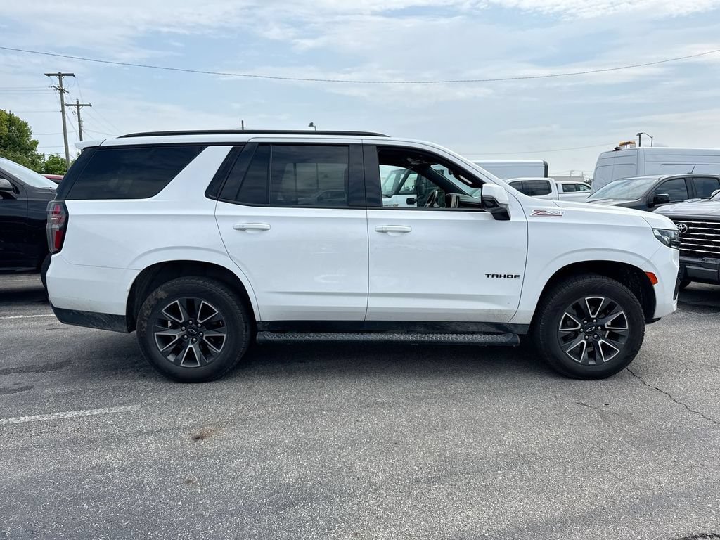 Used 2022 Chevrolet Tahoe Z71 w/ Luxury Package AWD/4WD image 5