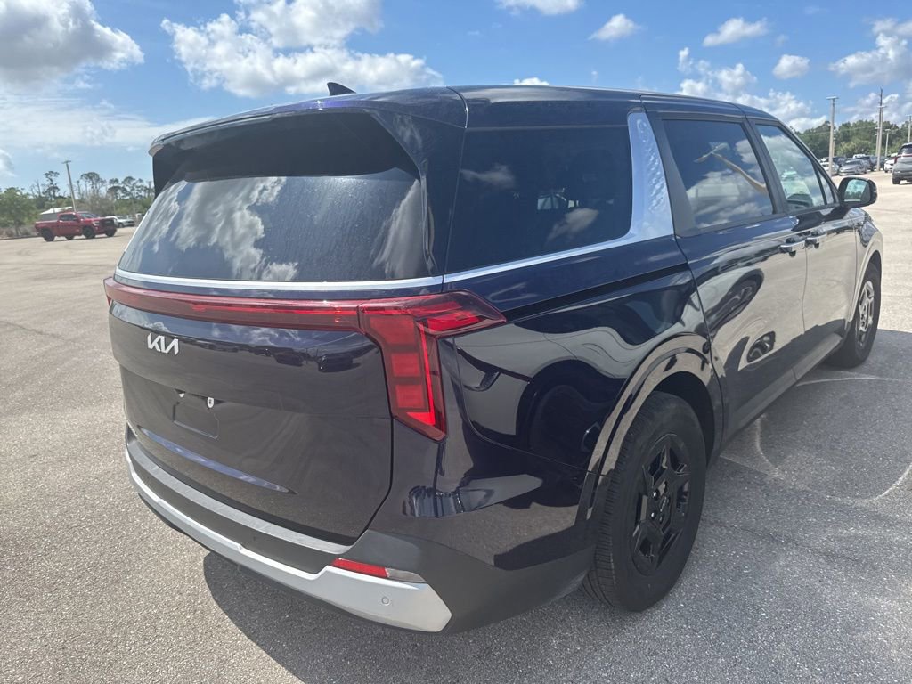 Used 2025 Kia Carnival FWD image 2