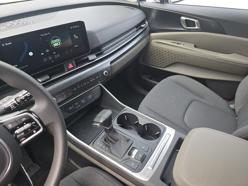 Used 2026 Kia Carnival LX FWD image 27