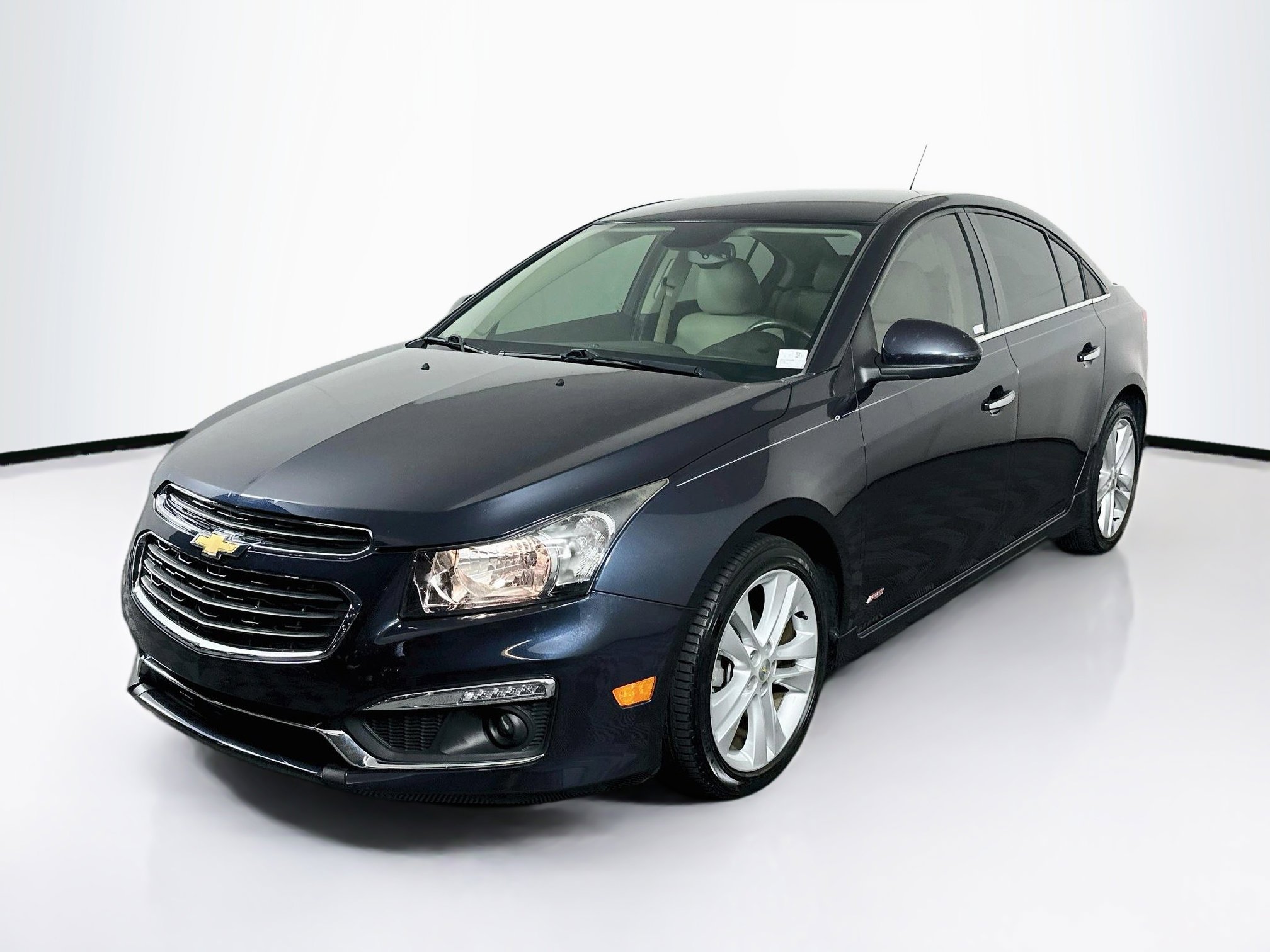 Used 2016 Chevrolet Cruze LTZ w/ Enhanced Safety Package FWD image 3