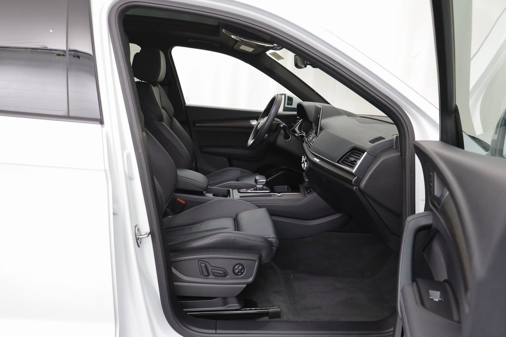 Used 2025 Audi Q5 e Premium Plus w/ Premium Plus Package image 20