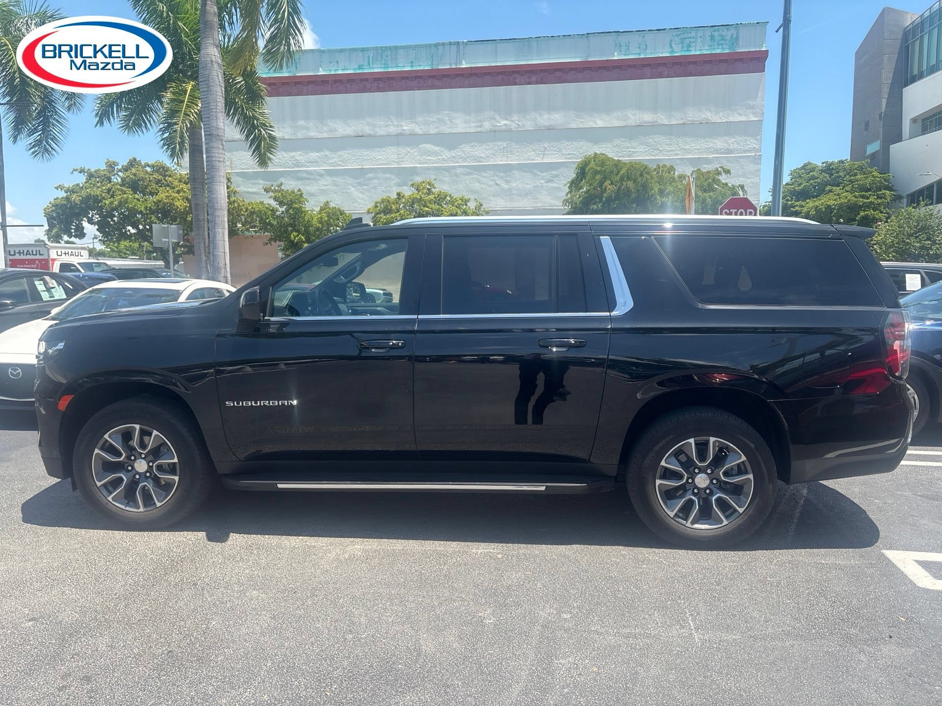 Used 2024 Chevrolet Suburban LT RWD image 8