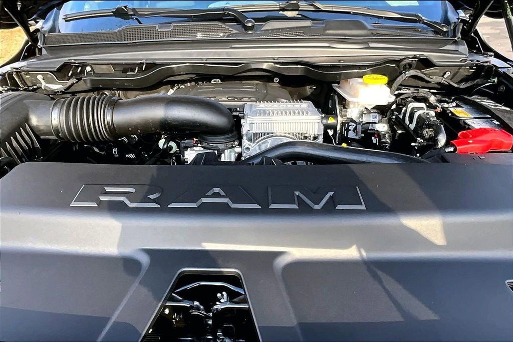 New 2026 RAM 1500 Laramie AWD/4WD image 11