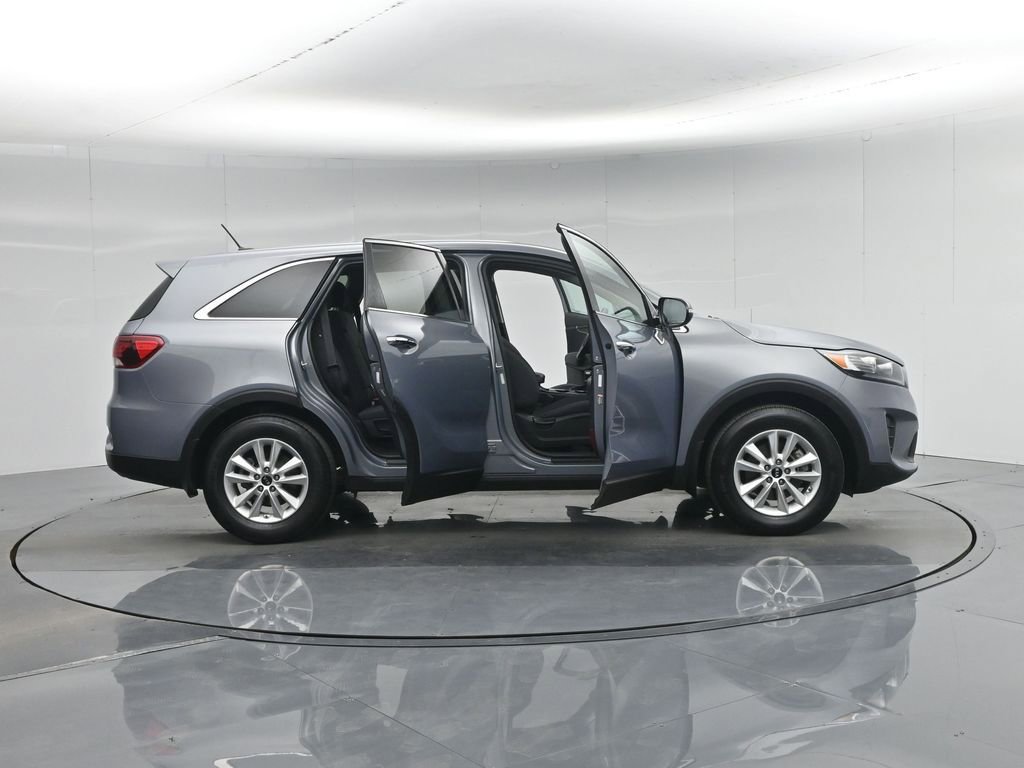 Used 2020 Kia Sorento LX image 5