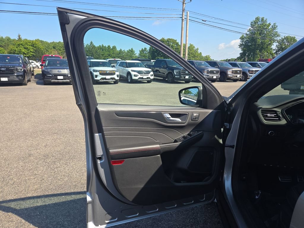Used 2023 Ford Escape ST-Line Select w/ Tech Pack #2 AWD/4WD image 5