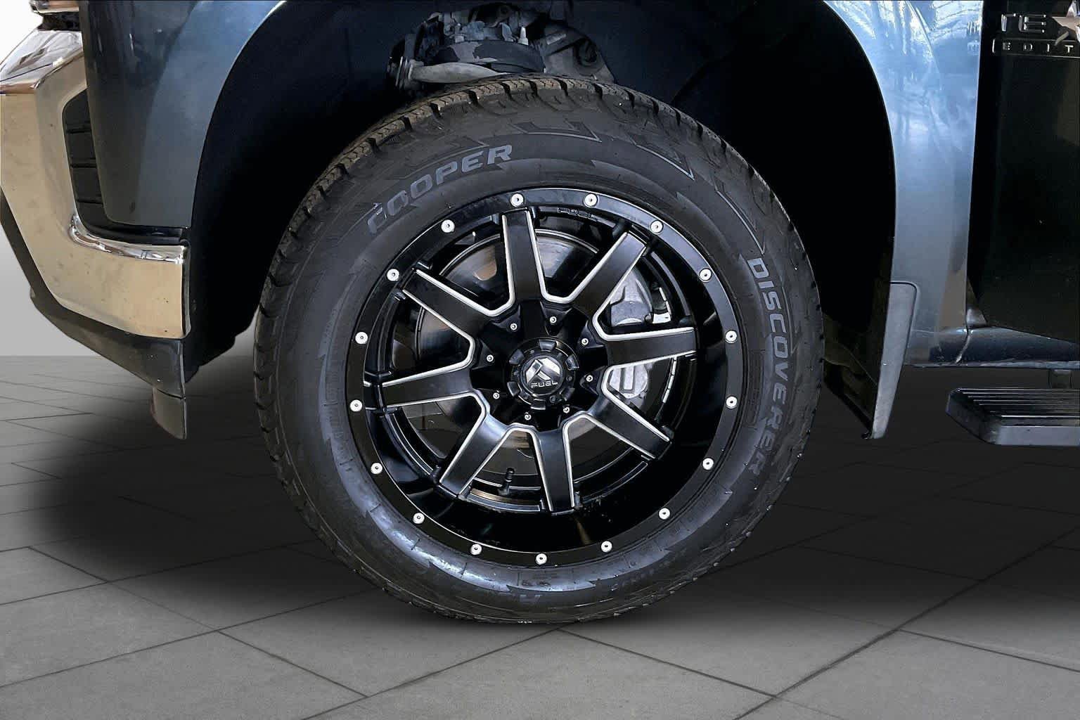 Used 2020 Chevrolet Silverado 1500 LT w/ Texas Edition RWD image 10