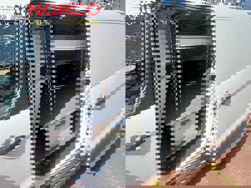 Used 2015 Ford Transit Connect XL image 8