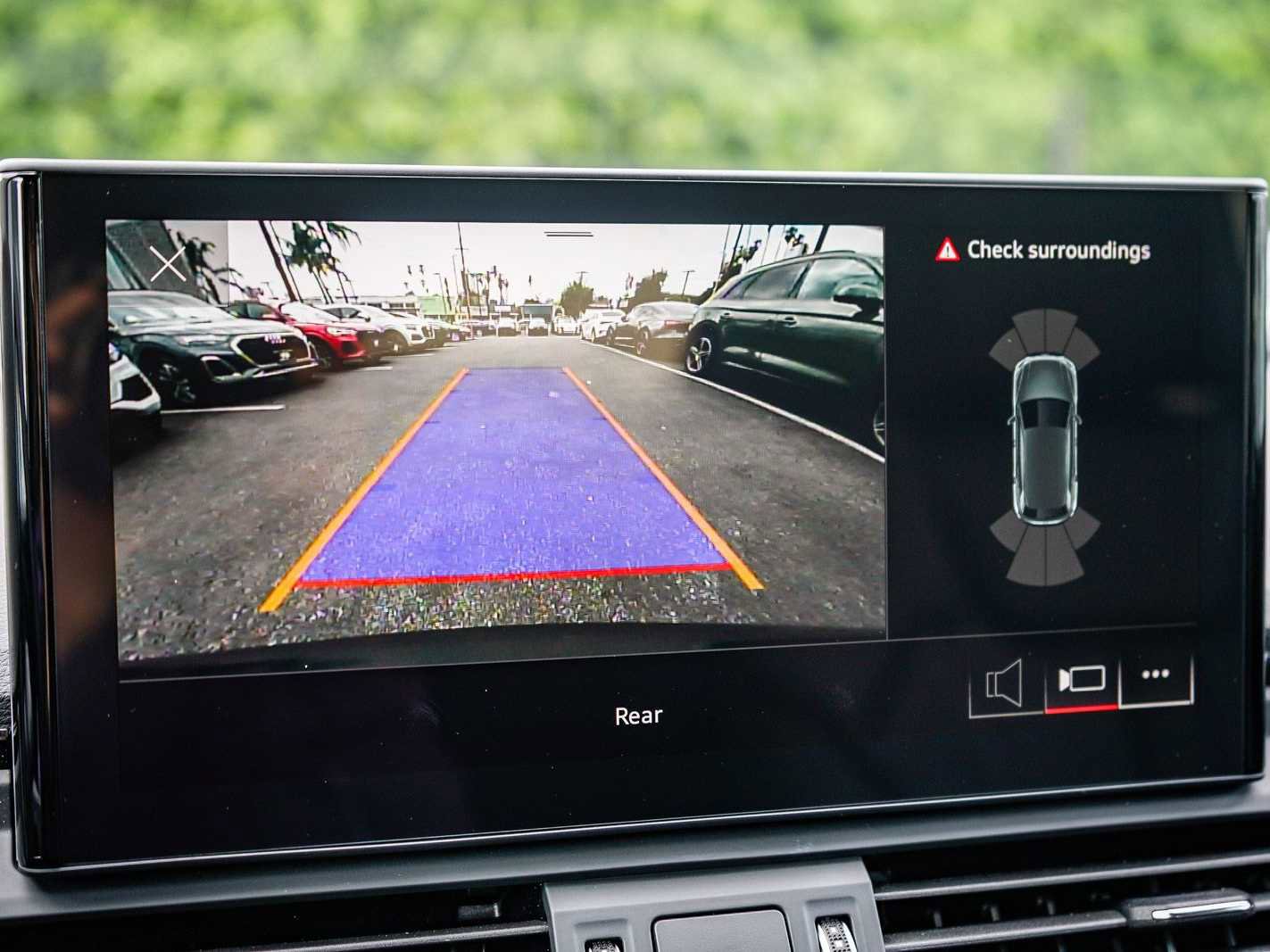 Used 2023 Audi Q5 e Premium w/ Convenience Package image 23