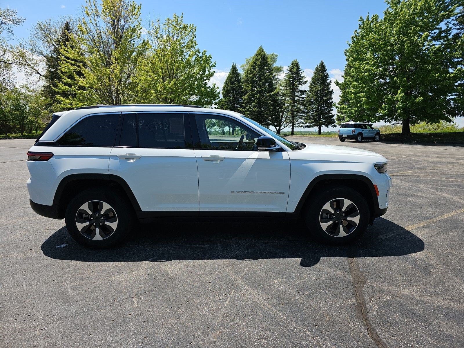Used 2022 Jeep Grand Cherokee Limited 4xe w/ Luxury Tech Group II AWD/4WD image 7